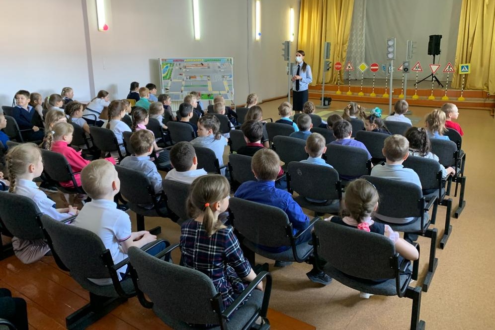 Стрежевская Госавтоинспекция провела в школах села Александровское беседы по безопасности дорожного движения