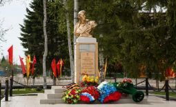 Памятник Герою Советского Союза А.Ф. Лебедеву