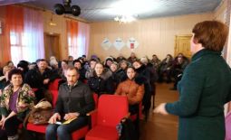 Встреча с жителями села Лукашкин Яр